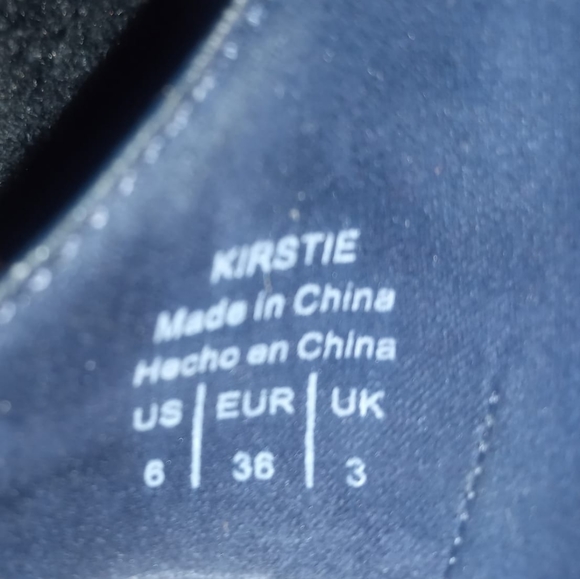 Heels - Picture 4 of 4